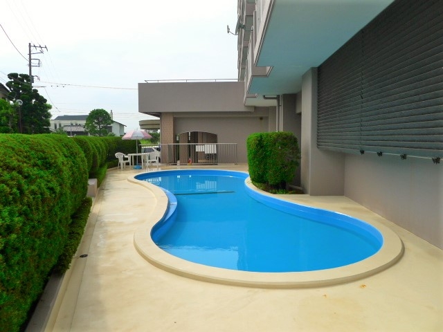 エスカール岩井共有プール